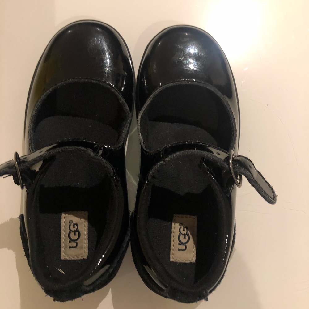 Girls Ugg dress shoes.